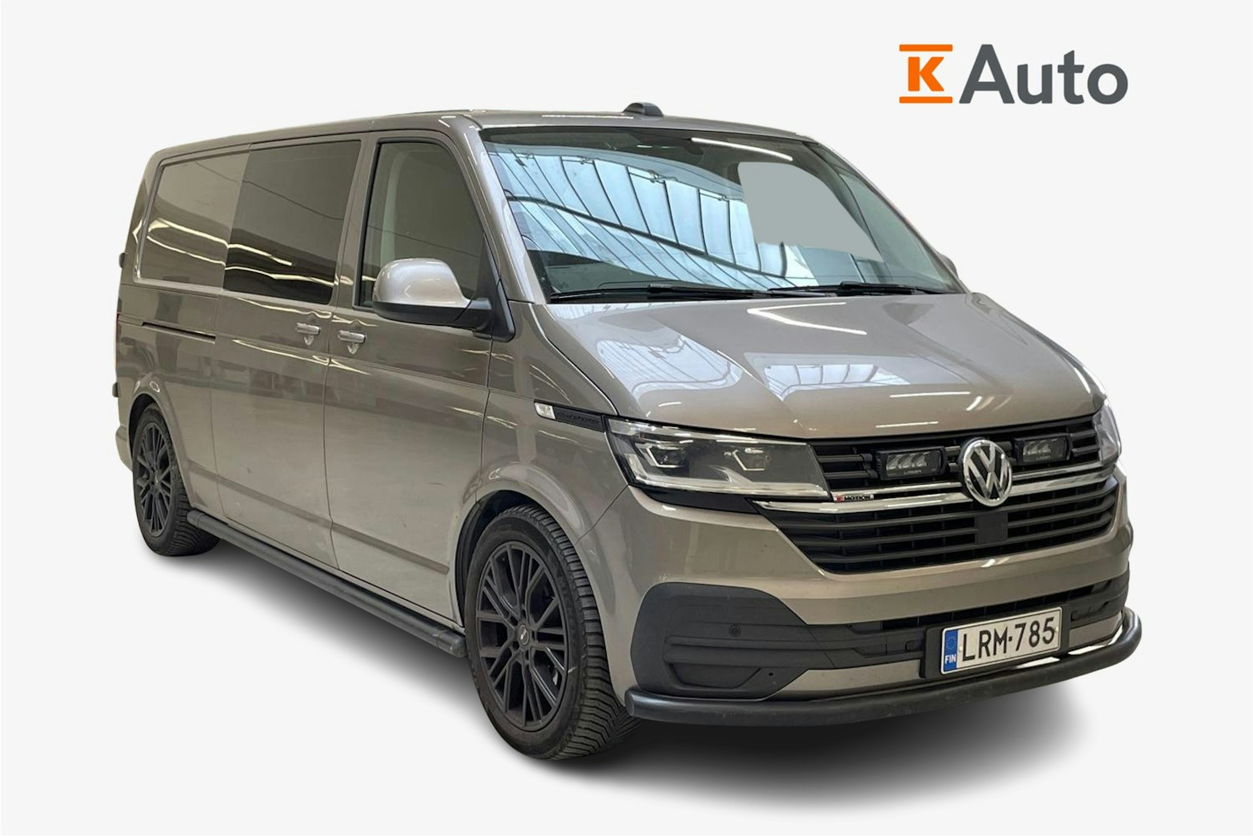 ruskea (beige) Volkswagen Transporter 2022 kuva 1.