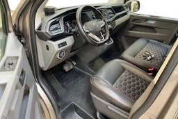 ruskea (beige) Volkswagen Transporter 2022 kuva 7.