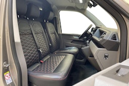 ruskea (beige) Volkswagen Transporter 2022 kuva 10.