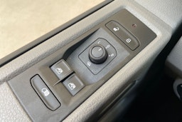 ruskea (beige) Volkswagen Transporter 2022 kuva 23.