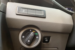 ruskea (beige) Volkswagen Transporter 2022 kuva 24.