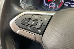 ruskea (beige) Volkswagen Transporter 2022 kuva 25.