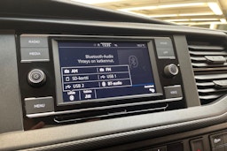 ruskea (beige) Volkswagen Transporter 2022 kuva 30.