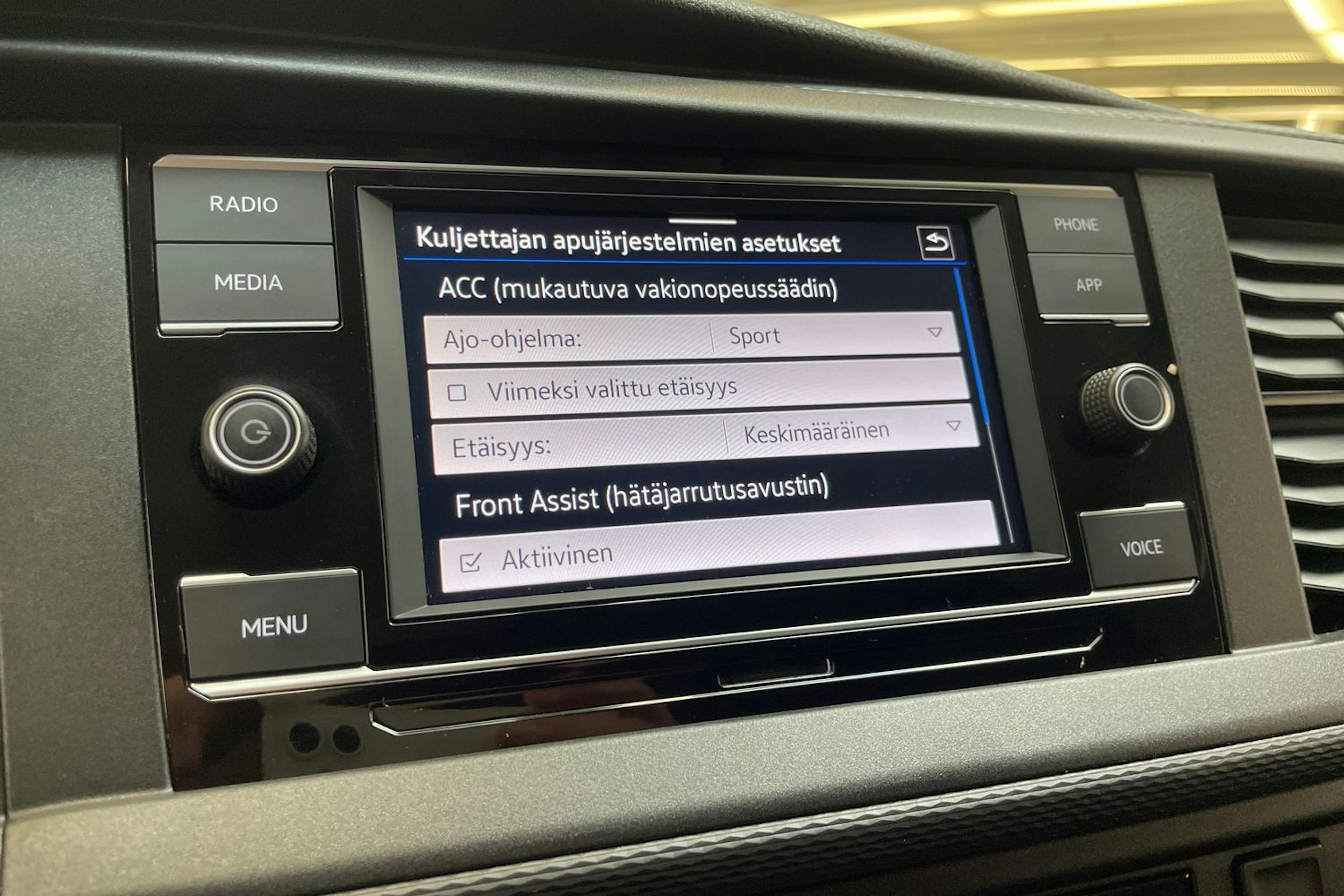 ruskea (beige) Volkswagen Transporter 2022 kuva 32.