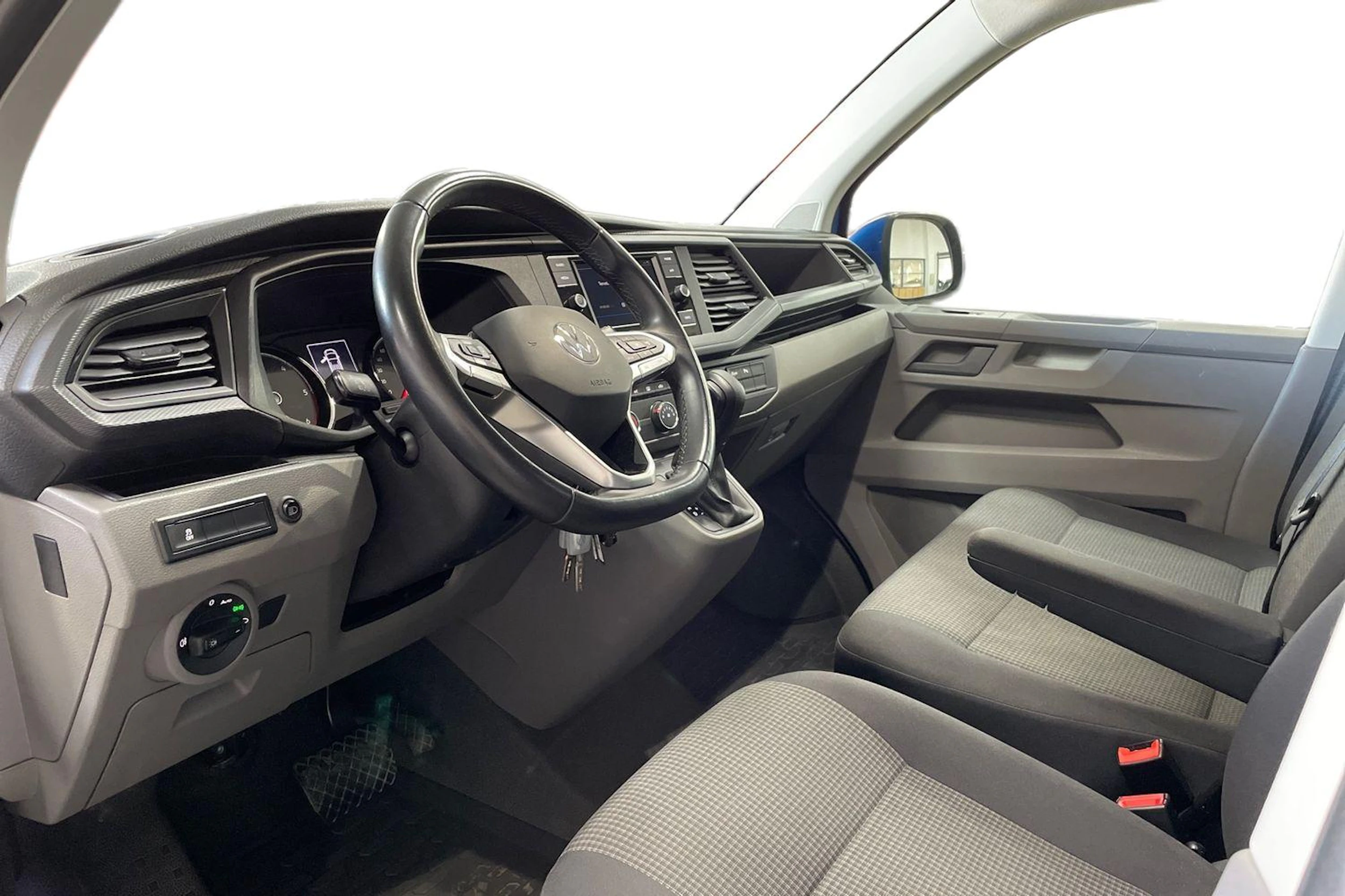 met. sininen Volkswagen Transporter 2023 kuva 8.