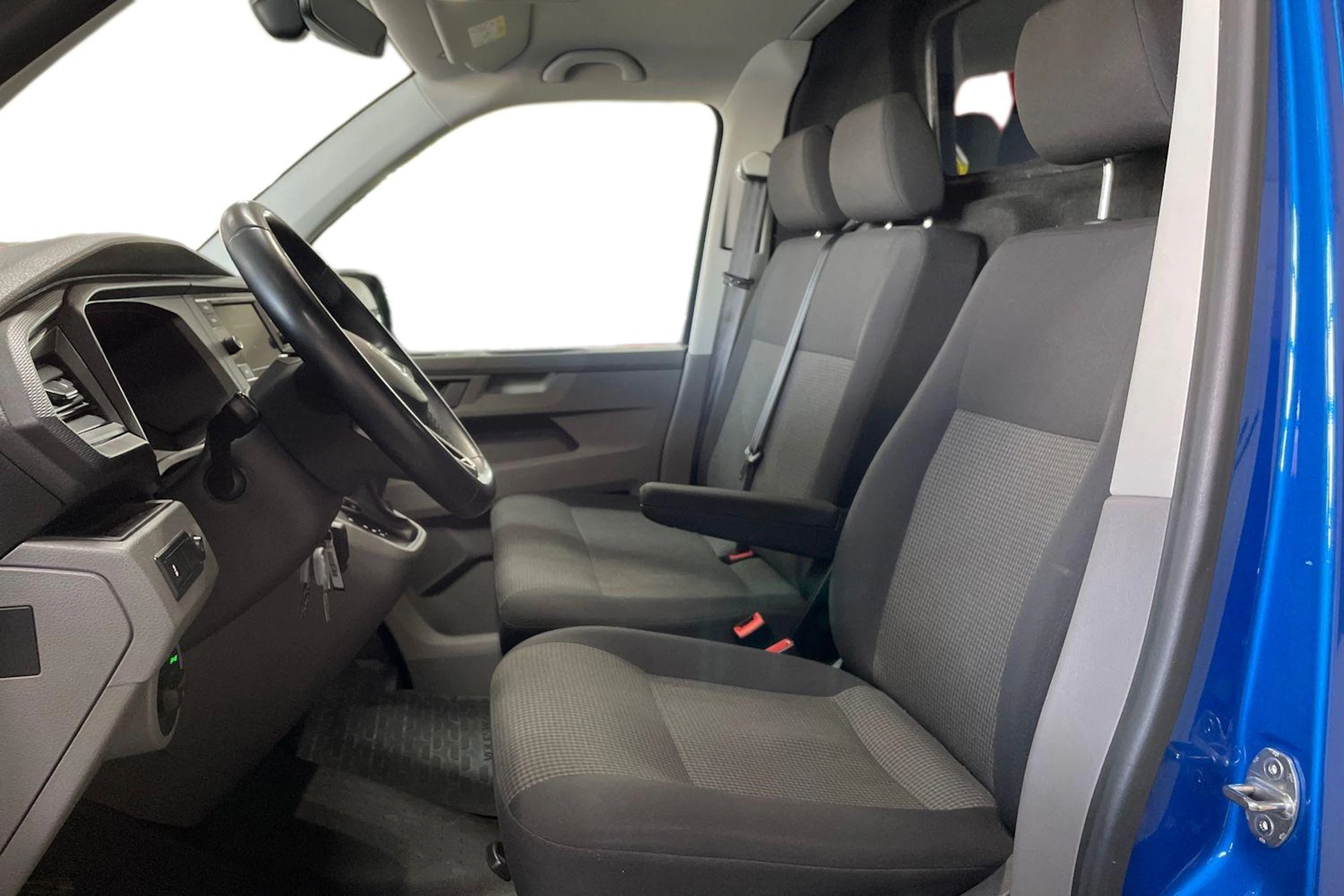 met. sininen Volkswagen Transporter 2023 kuva 11.