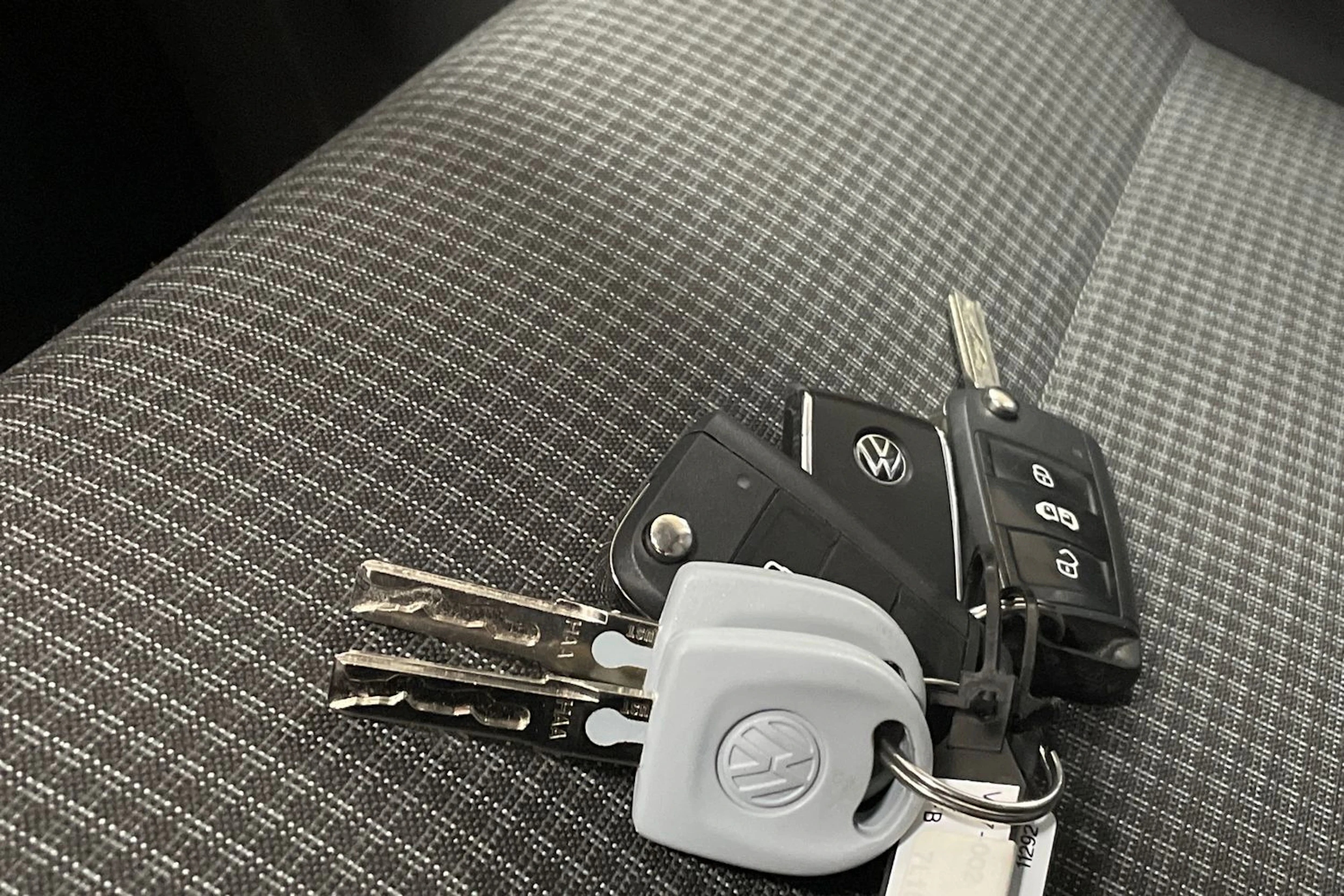 met. sininen Volkswagen Transporter 2023 kuva 19.