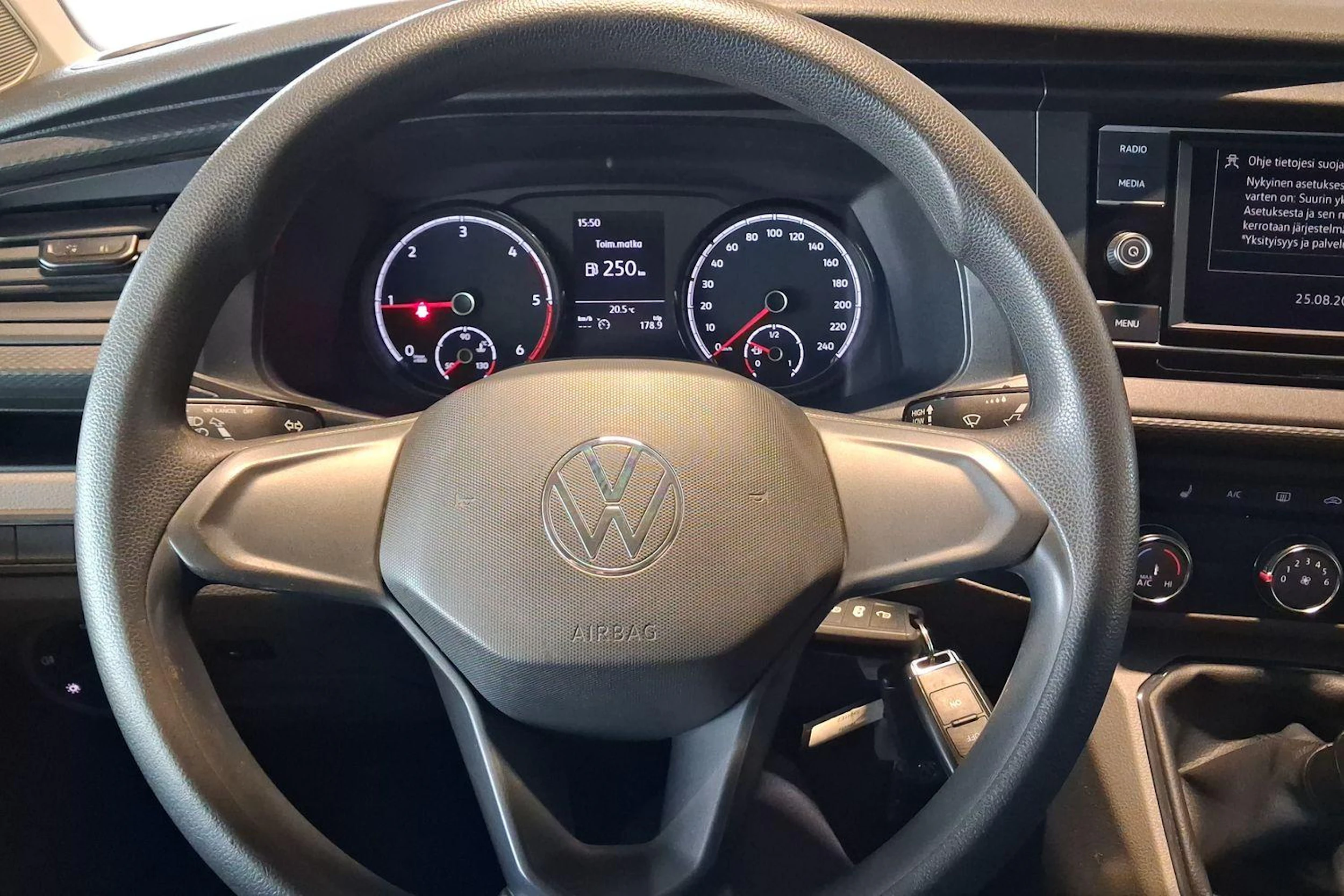 Musta Volkswagen TRANSPORTER 2022 kuva 9.