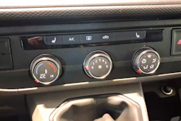 Musta Volkswagen TRANSPORTER 2022 kuva 19.