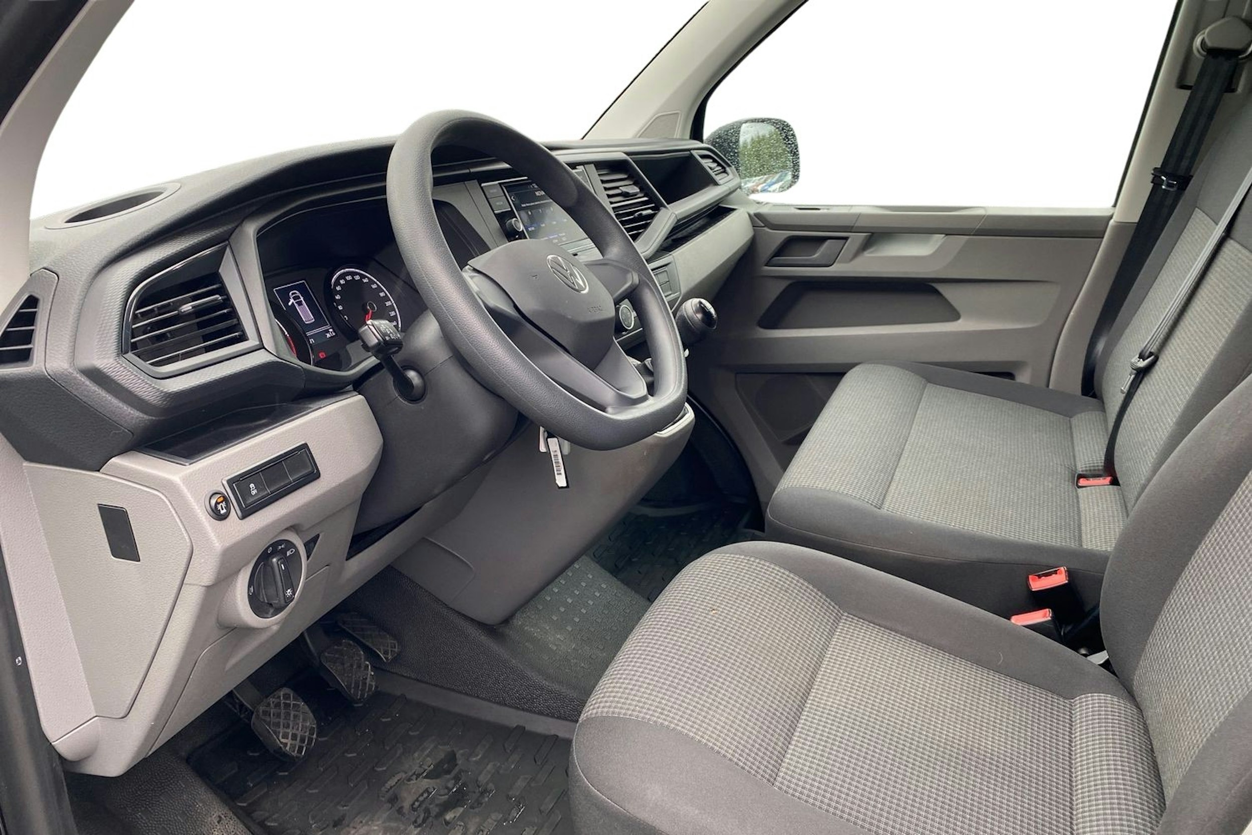 musta Volkswagen Transporter 2022 kuva 3.