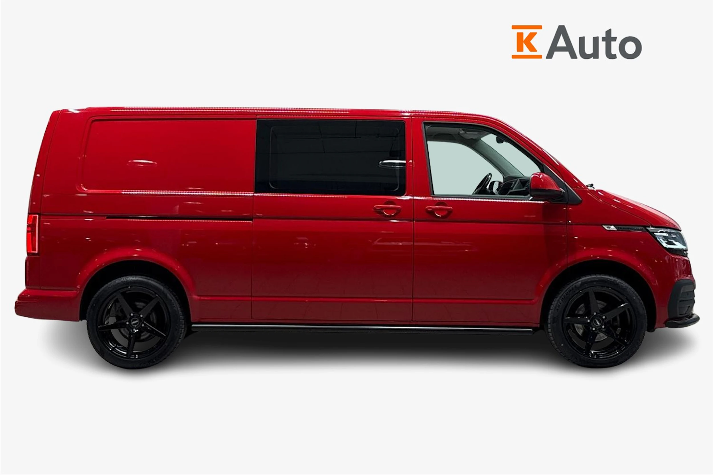punainen Volkswagen Transporter 2023 kuva 7.