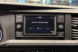 punainen Volkswagen Transporter 2023 kuva 20.