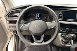 valkoinen Volkswagen Transporter 2022 kuva 9.