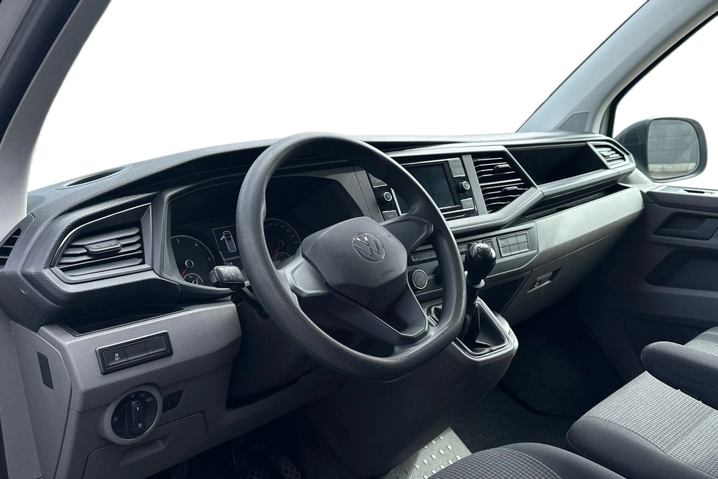 valkoinen Volkswagen Transporter 2022 kuva 3.