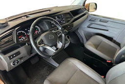 oranssi Volkswagen Transporter 2022 kuva 3.