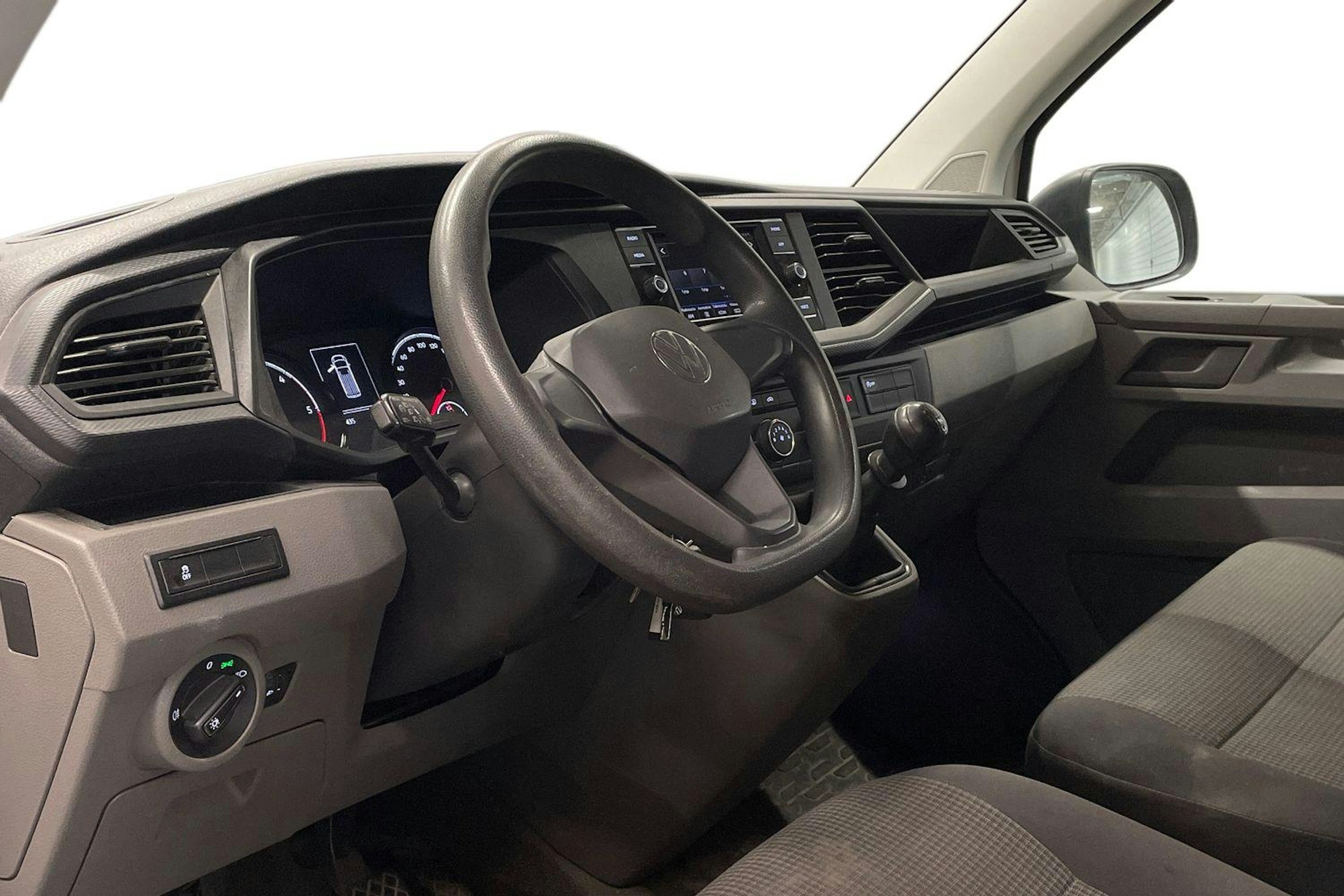 valkoinen Volkswagen Transporter 2022 kuva 7.