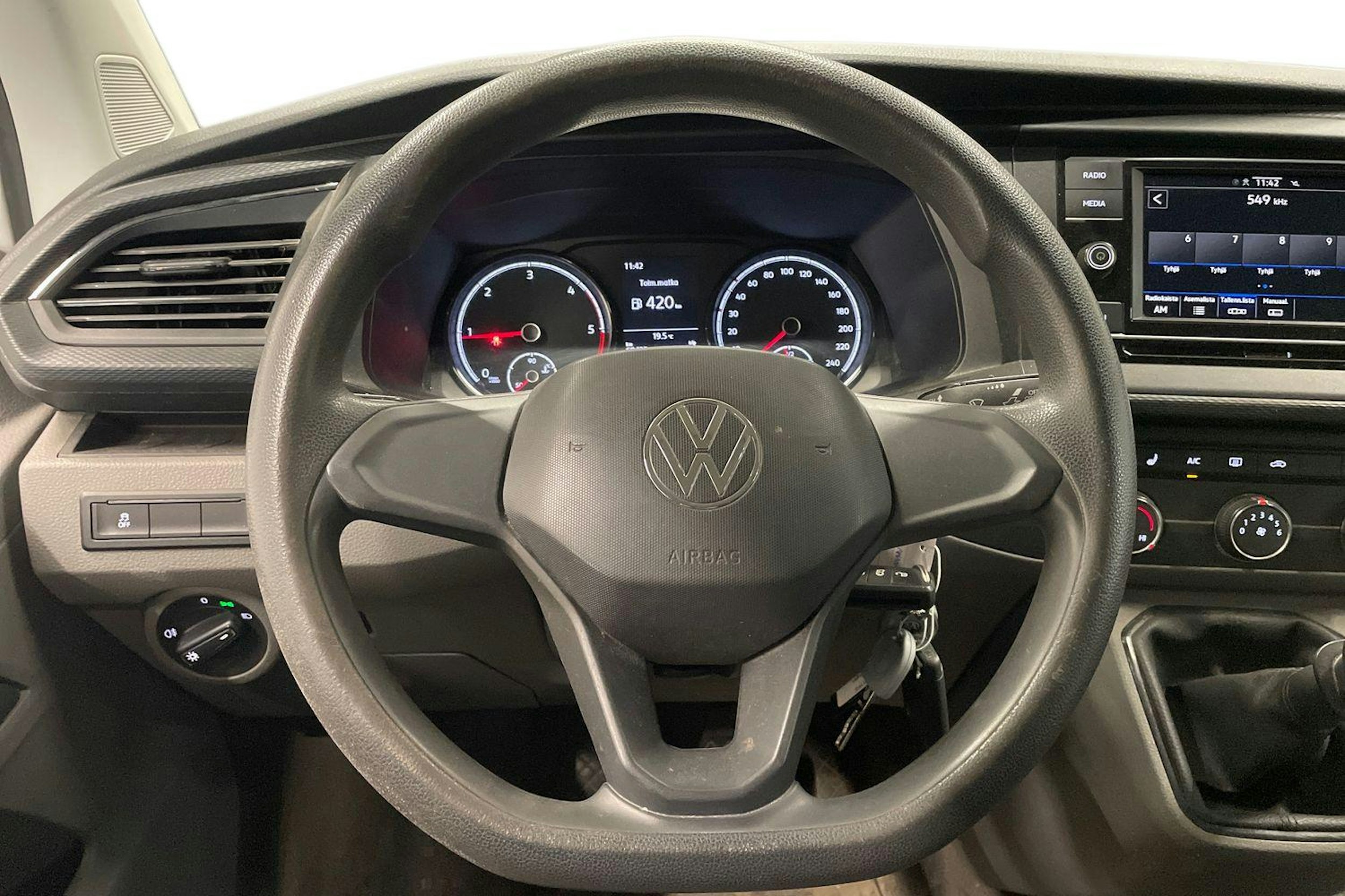valkoinen Volkswagen Transporter 2022 kuva 9.