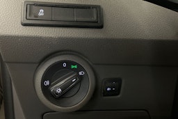 valkoinen Volkswagen Transporter 2022 kuva 17.