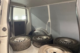 valkoinen Volkswagen Transporter 2022 kuva 21.