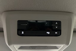 valkoinen Volkswagen Transporter 2022 kuva 24.