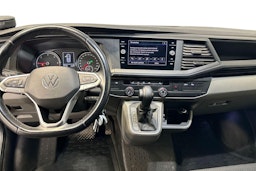 oranssi Volkswagen Transporter 2022 kuva 9.