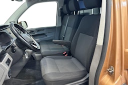 oranssi Volkswagen Transporter 2022 kuva 10.