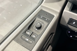 oranssi Volkswagen Transporter 2022 kuva 15.