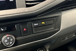 oranssi Volkswagen Transporter 2022 kuva 26.