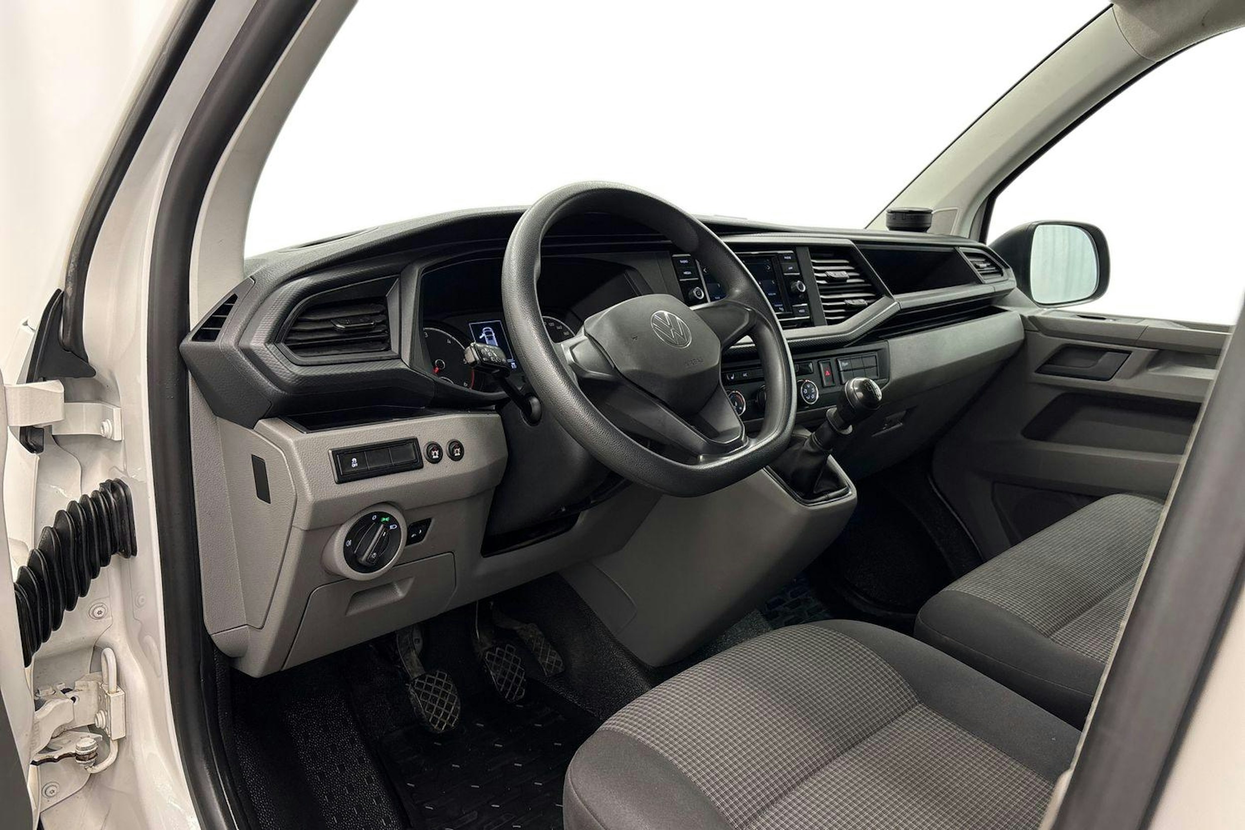 valkoinen Volkswagen Transporter 2022 kuva 7.