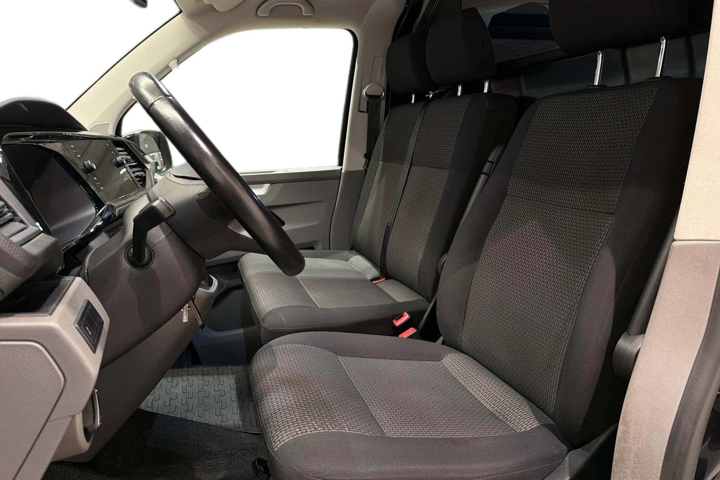 met. musta Volkswagen Transporter 2022 kuva 11.