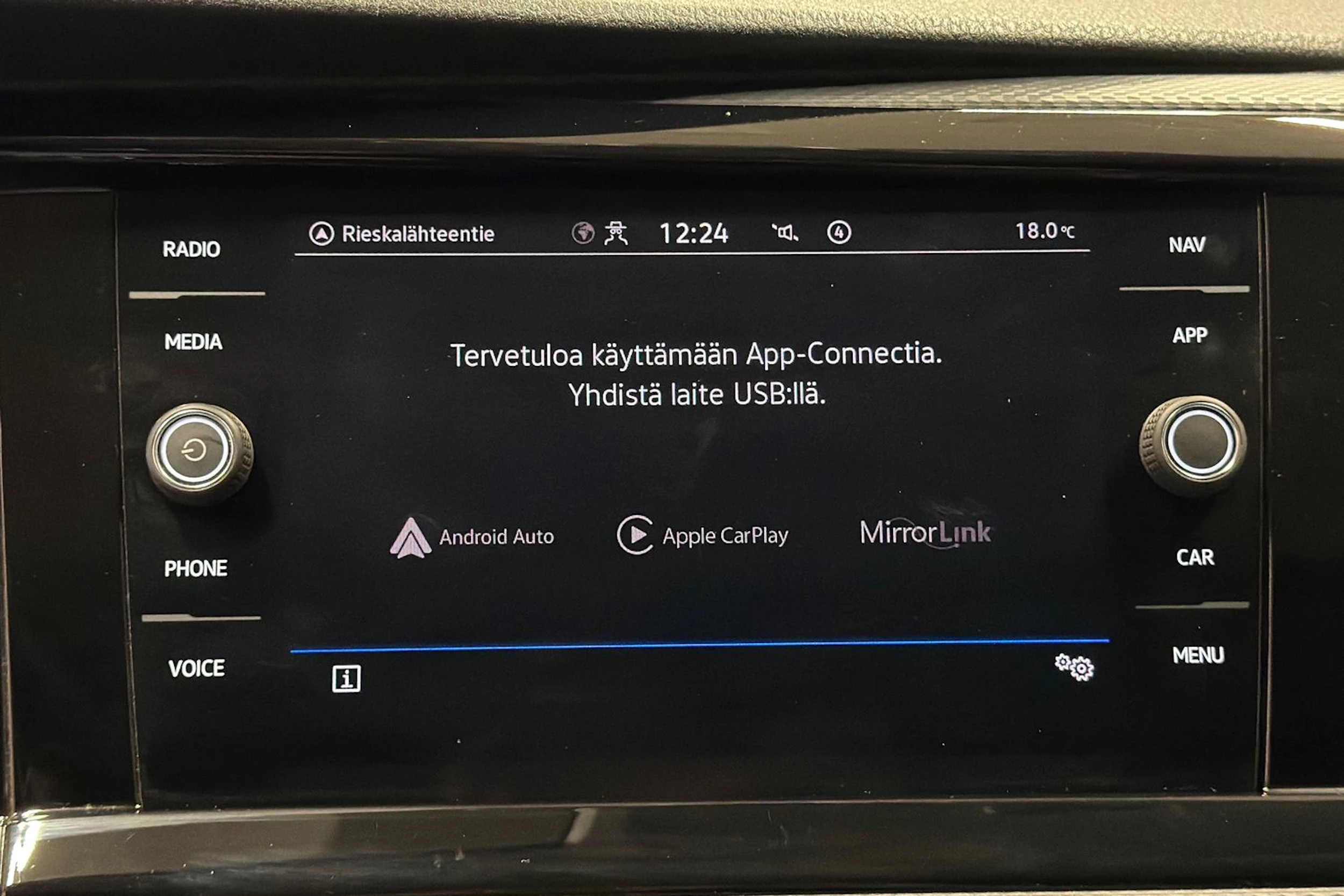 met. musta Volkswagen Transporter 2022 kuva 20.