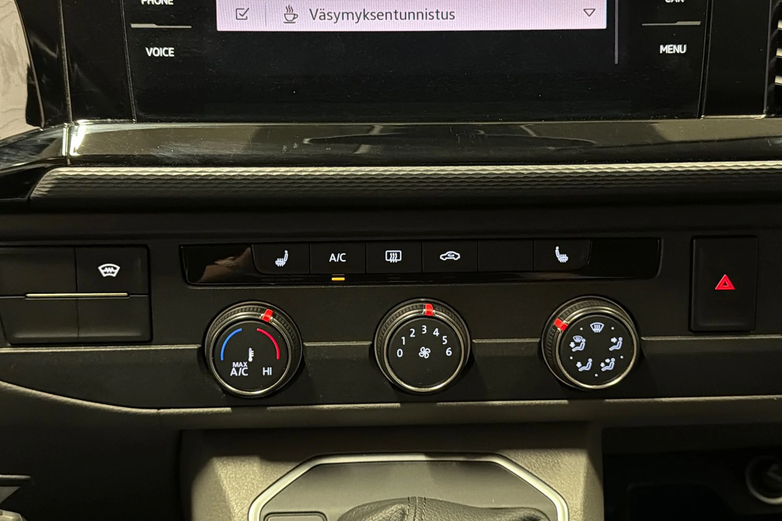 met. musta Volkswagen Transporter 2022 kuva 22.