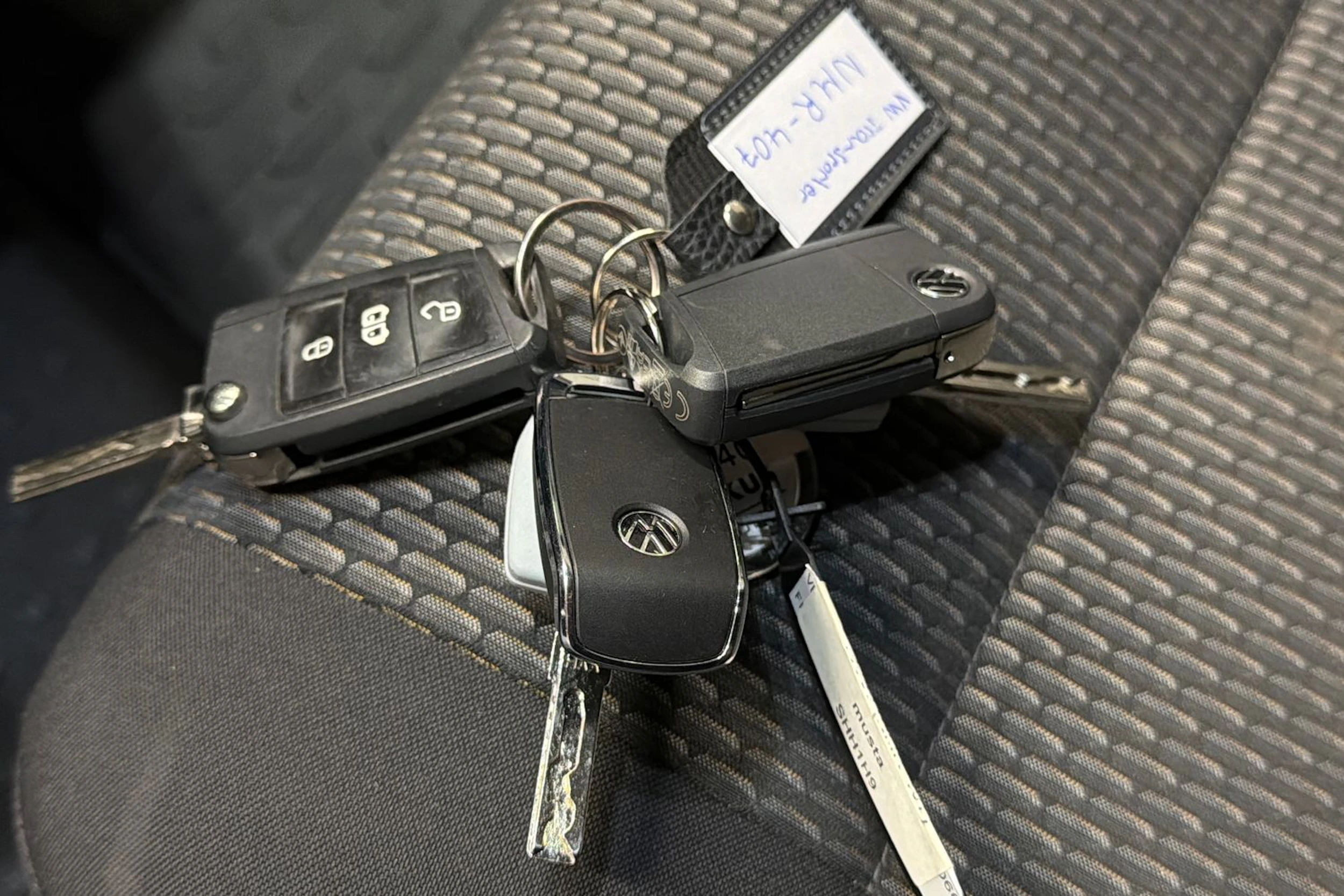 met. musta Volkswagen Transporter 2022 kuva 23.
