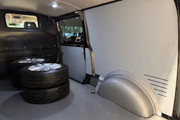 met. musta Volkswagen Transporter 2022 kuva 30.