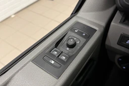 sininen Volkswagen Transporter 2022 kuva 15.