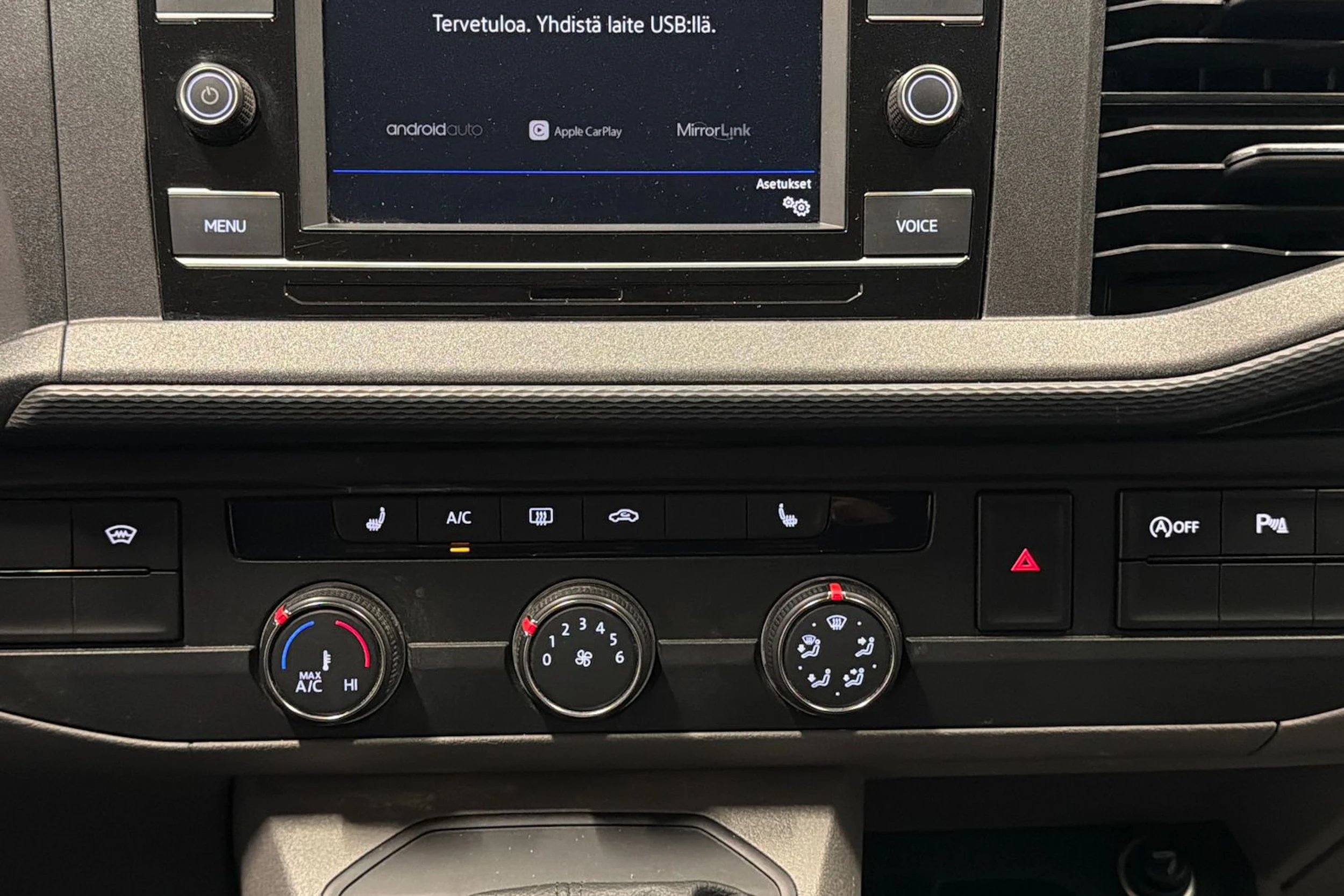 sininen Volkswagen Transporter 2022 kuva 22.