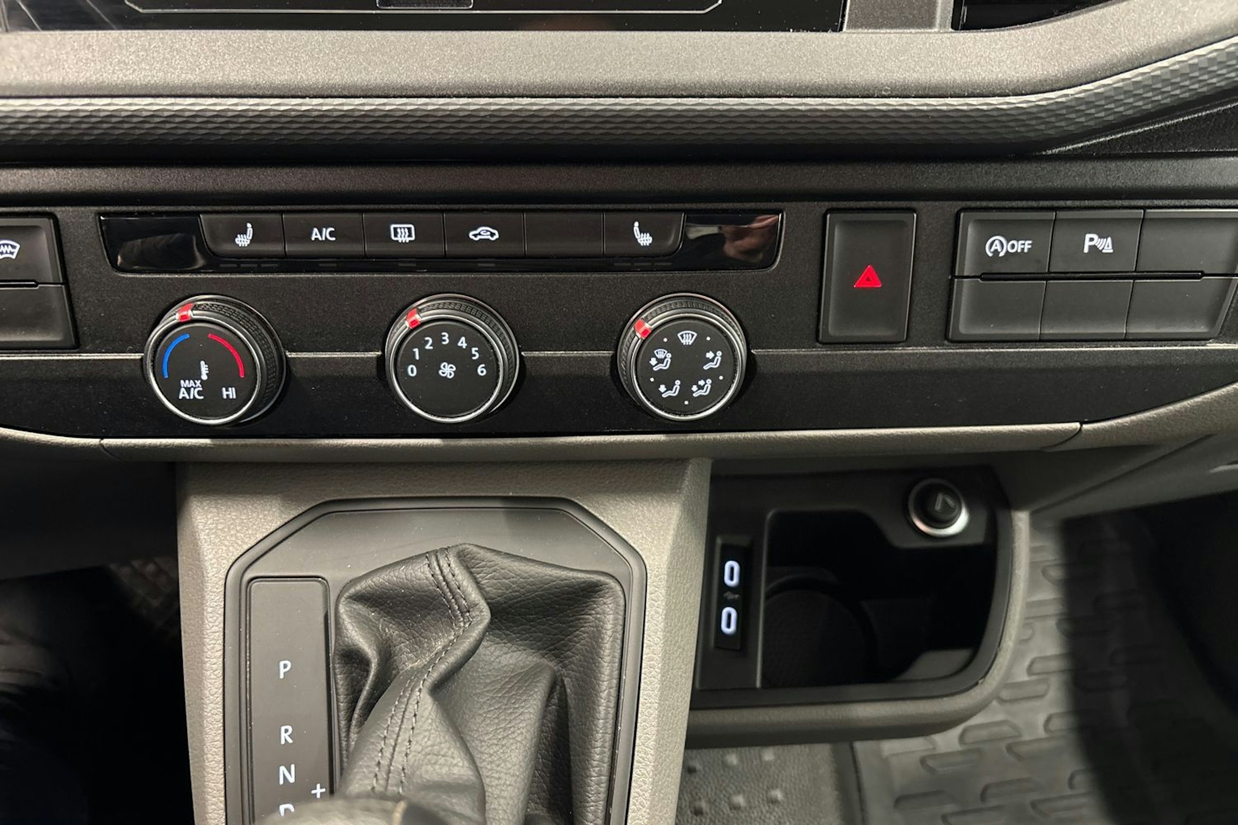 met. sininen Volkswagen Transporter 2022 kuva 27.