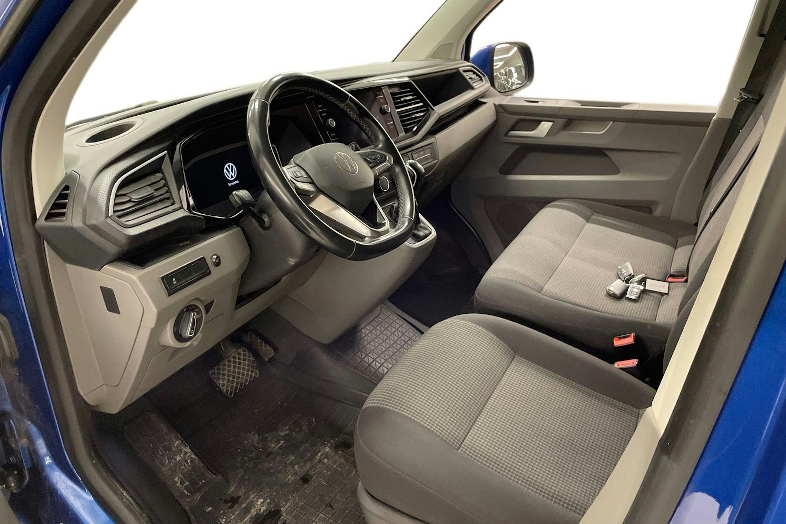 sininen Volkswagen Transporter 2022 kuva 3.
