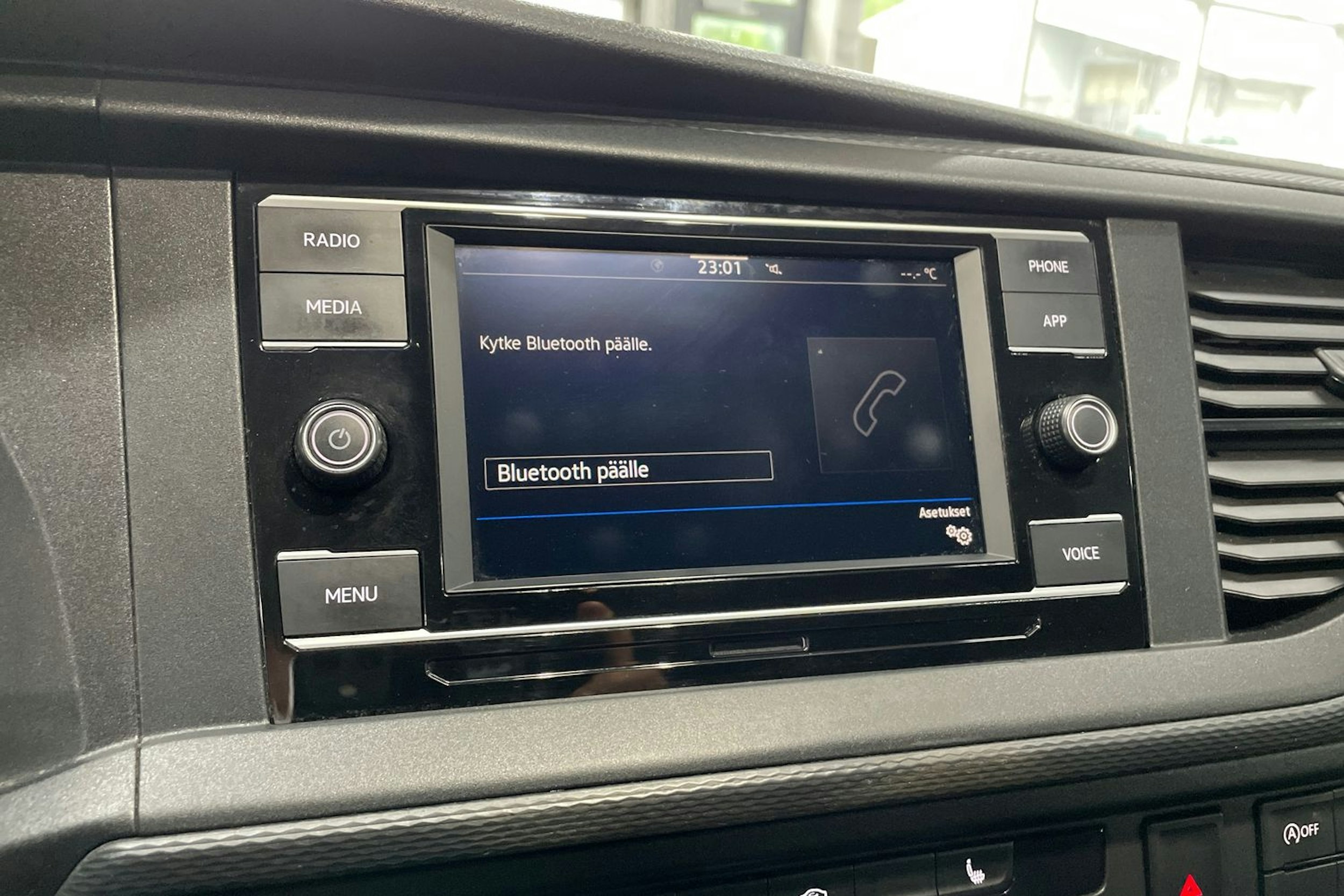 Musta Volkswagen TRANSPORTER 2022 kuva 15.