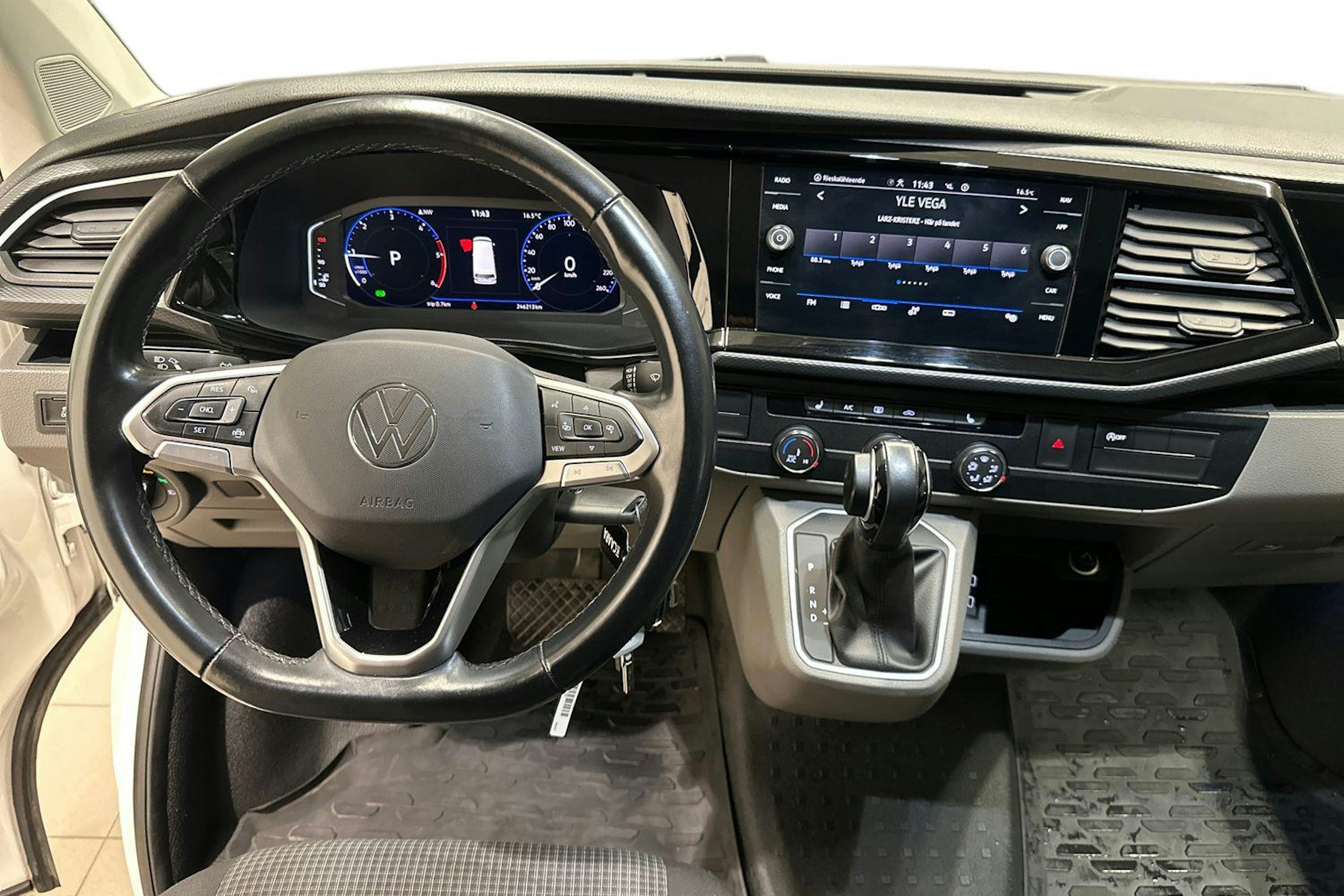 valkoinen Volkswagen Transporter 2022 kuva 9.