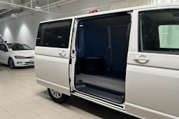 valkoinen Volkswagen Transporter 2022 kuva 27.