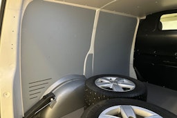 valkoinen Volkswagen Transporter 2022 kuva 31.