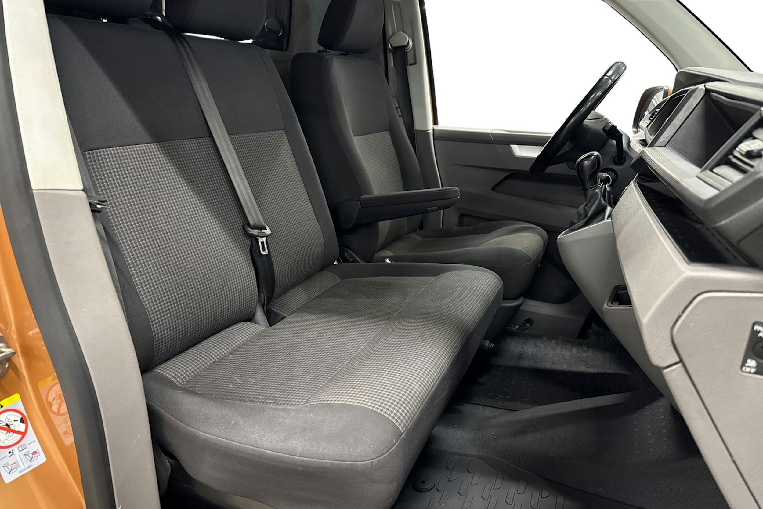 met. oranssi Volkswagen Transporter 2022 kuva 8.