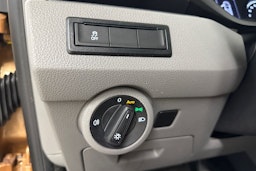 met. oranssi Volkswagen Transporter 2022 kuva 19.