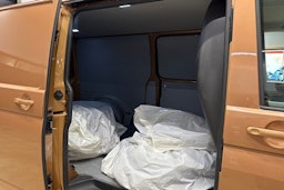 met. oranssi Volkswagen Transporter 2022 kuva 27.