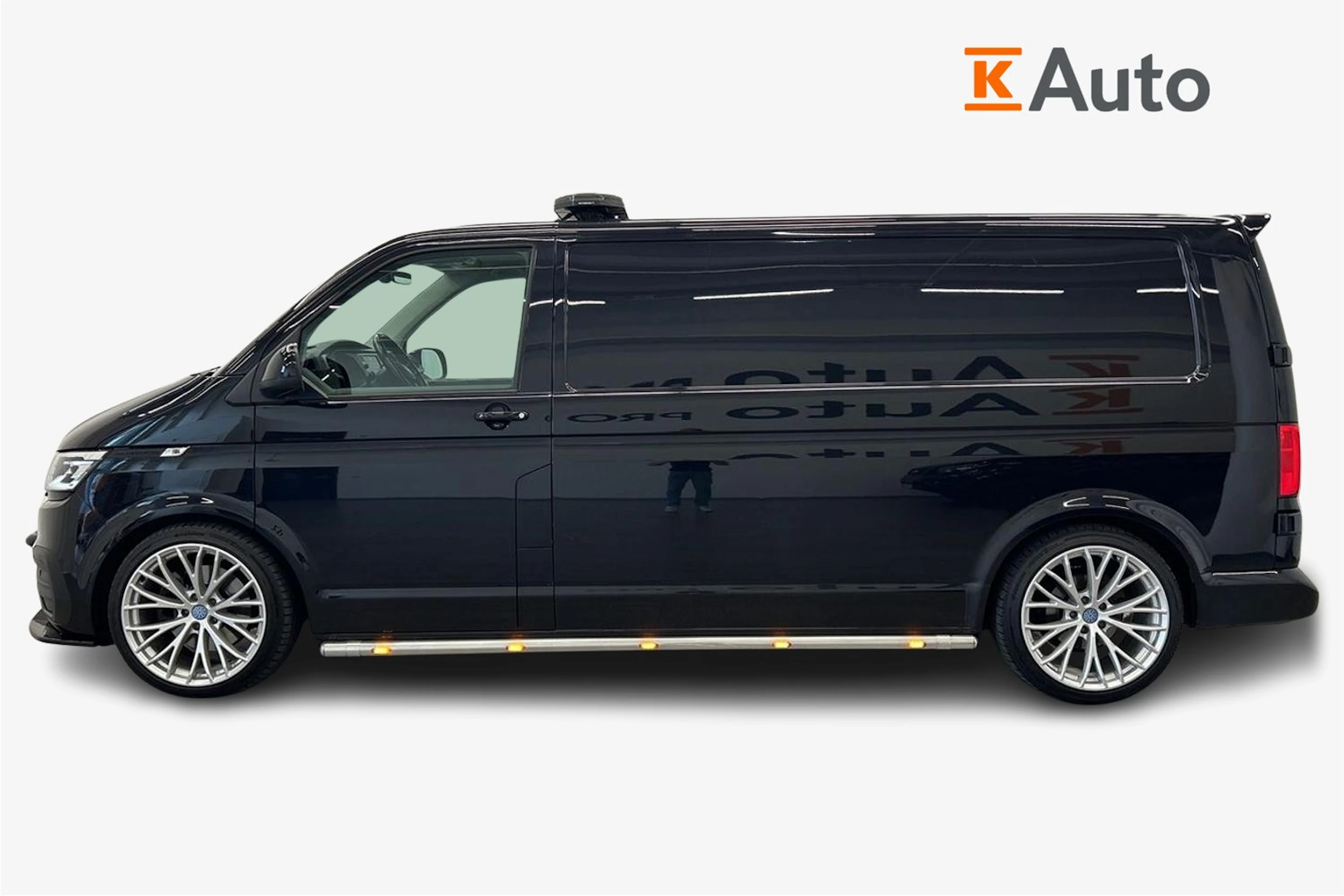 musta Volkswagen Transporter 2022 kuva 5.