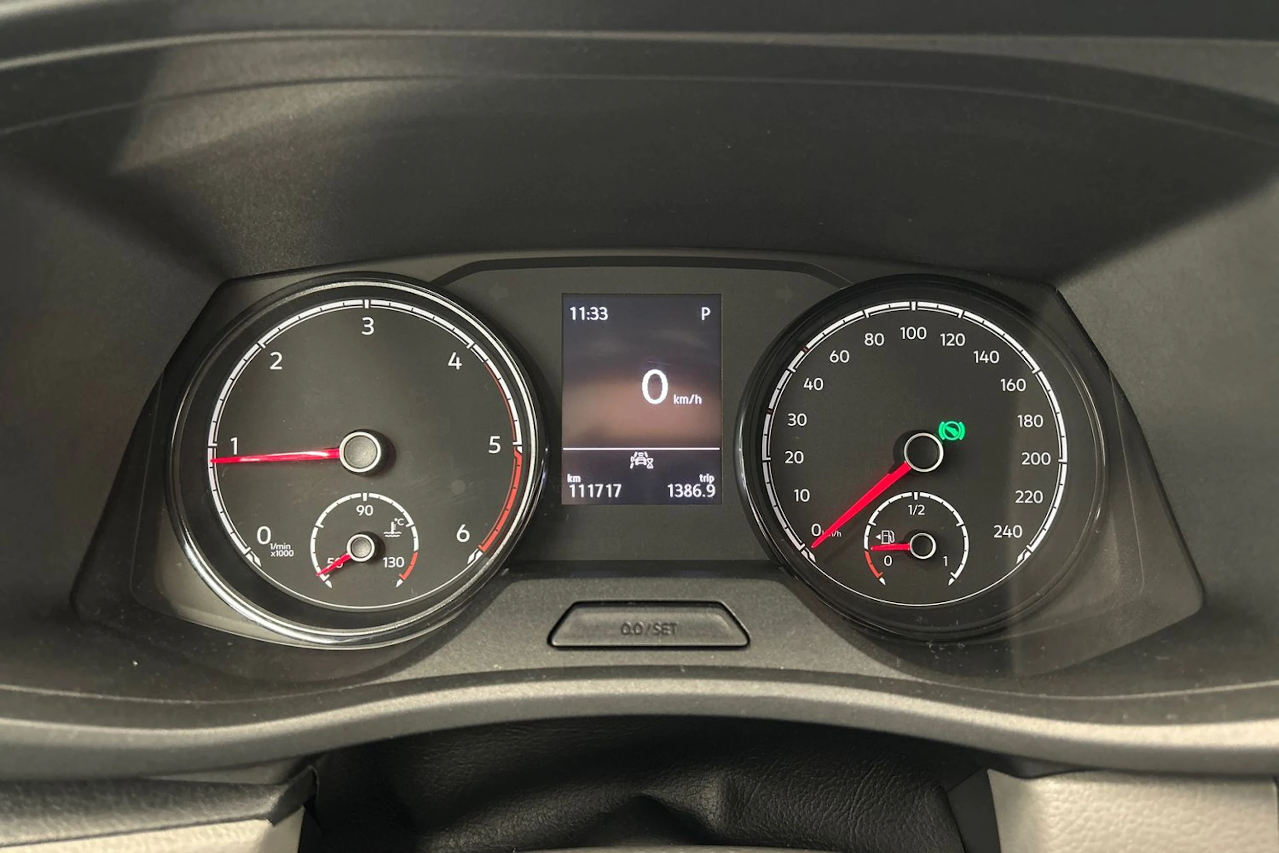 musta Volkswagen Transporter 2022 kuva 10.