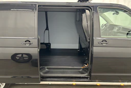 musta Volkswagen Transporter 2022 kuva 23.