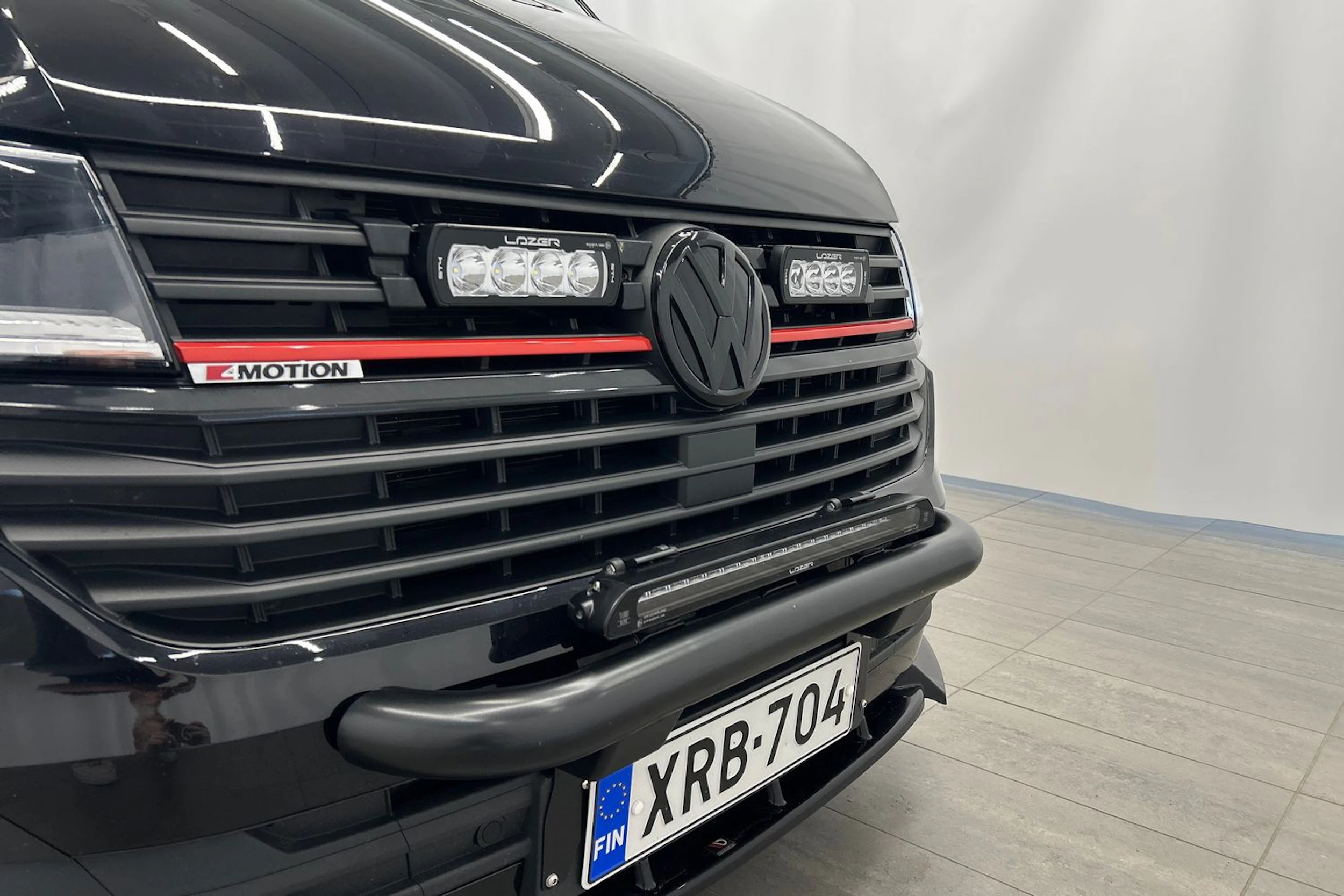 musta Volkswagen Transporter 2022 kuva 27.
