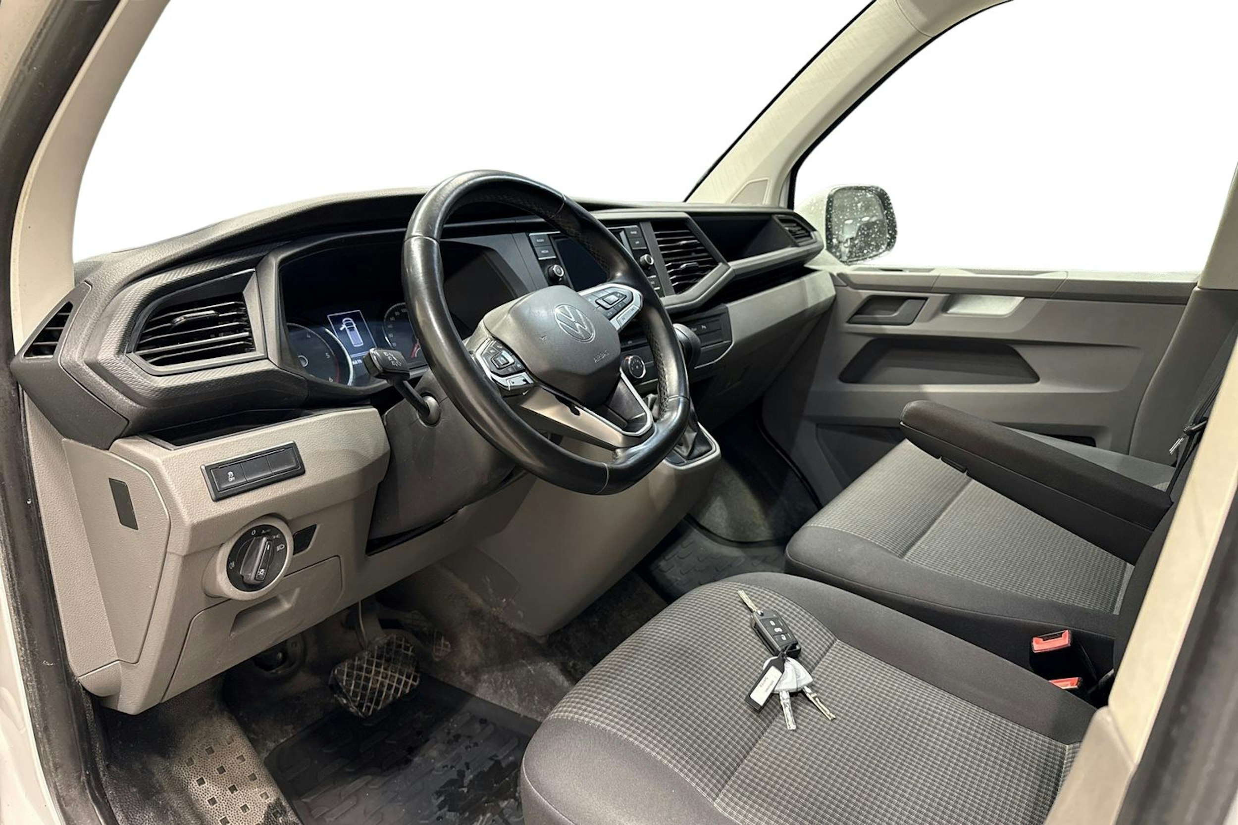Valkoinen Volkswagen TRANSPORTER 2022 kuva 3.